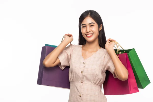 Retrato Hermosa Mujer Asiática Sonriente Usando Vestido Sosteniendo Bolsas Aisladas —  Fotos de Stock