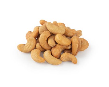 Kırpma yolu ile beyaz arkaplanda izole kaju fıstığı.