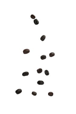 Kahve çekirdekleri kırpma yolu ile beyaz arka planda izole düşüyor.