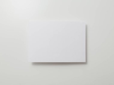 Davetiye kartı modeli, boş tebrik kartı şablonu. Minimalist tarzda düz yatıyordu..