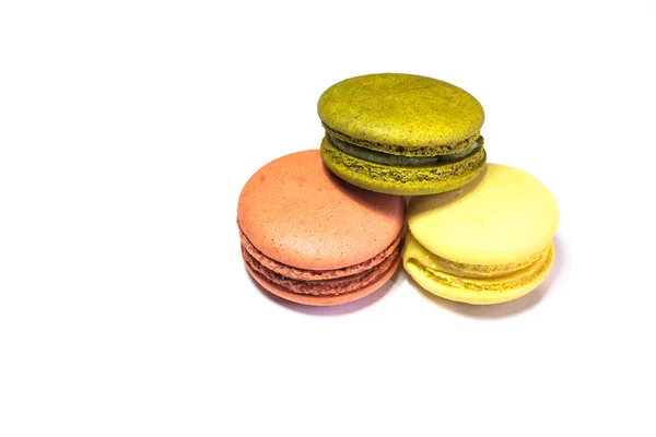 Macarons kolorowy na białym tle — Zdjęcie stockowe