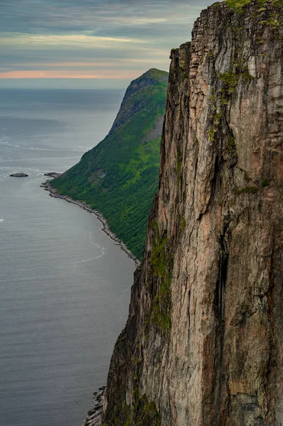 Pôr Sol Sobre Ilha Senja Norte Noruega Monte Hesten Meio — Fotografia de Stock