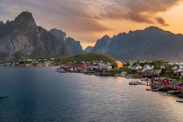 노르웨이 로포텐에서 뒤쪽에 아름다운 — 스톡 사진