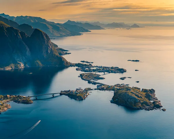 Feche Partes Vila Piscatória Reine Lofoten Norte Noruega Capturado Cima — Fotografia de Stock