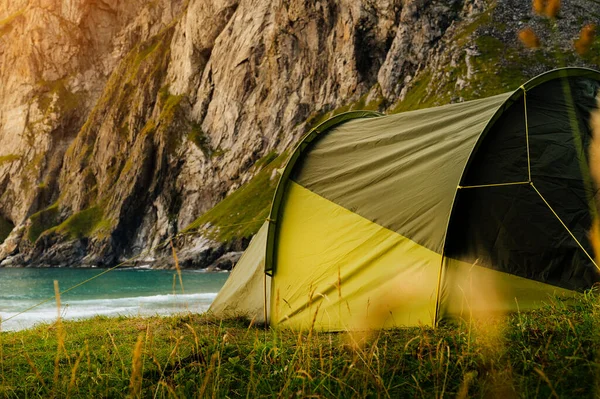 Kempingi Lofoten Islands Northern Norway Kvalvika Beach Podczas Zachodu Słońca — Zdjęcie stockowe