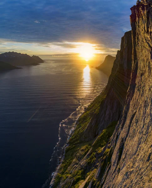 Захід Сонця Над Островом Сеня Північній Норвегії Вгорі Хестен Центрі — стокове фото