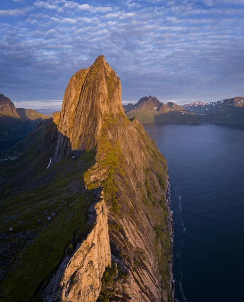 Kuzey Norveç Senja Daki Segla Dağı Gün Batımında — Stok fotoğraf