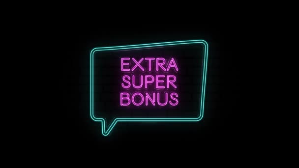 Неоновый текст Extra Super Bonus с пузырьковой речью на черном фоне. 4k — стоковое видео