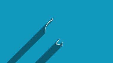 Mavi arkaplanda gölgesi olan beyaz çizgi geri dönüşüm simgesi. Gölge yansıma tasarımı. 4K video hareketi grafik canlandırması.