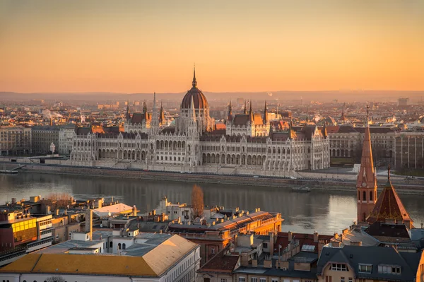 Hungarian Parliament Building at Sunrise — Stock Photo, Image