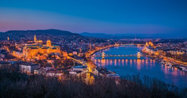 Budapeşte, Macaristan alacakaranlıkta Cityscape