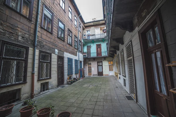 Old Courtyard in Budapest — Stock Photo, Image