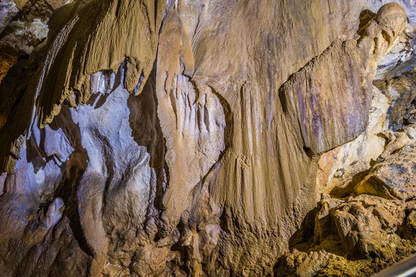 Insidan av en grotta — Stockfoto