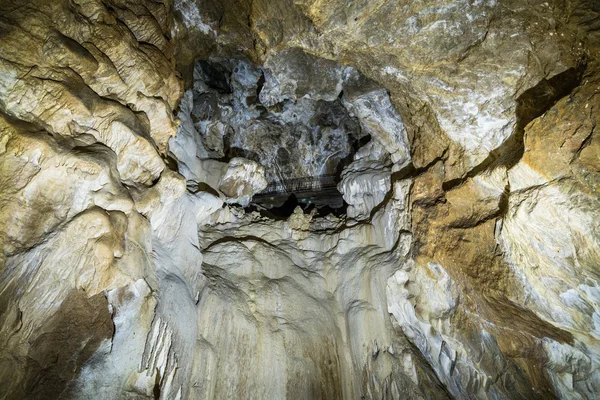 Insidan av en grotta — Stockfoto