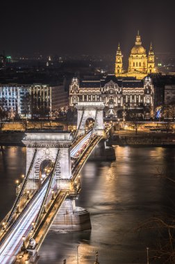 Budapeşte, Macaristan Chain Bridge ve St. Stephen'ın Bazilikası 