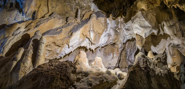 Im Inneren einer Höhle — Stockfoto