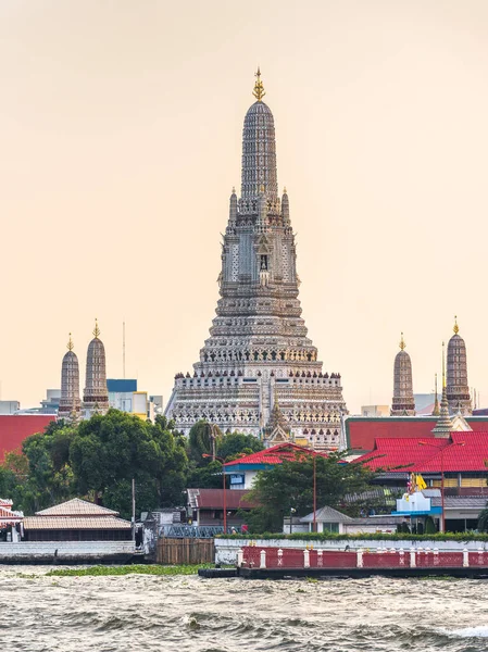 Chao Phraya Ποταμού Και Wat Arun Ναός Της Αυγής Ένα — Φωτογραφία Αρχείου