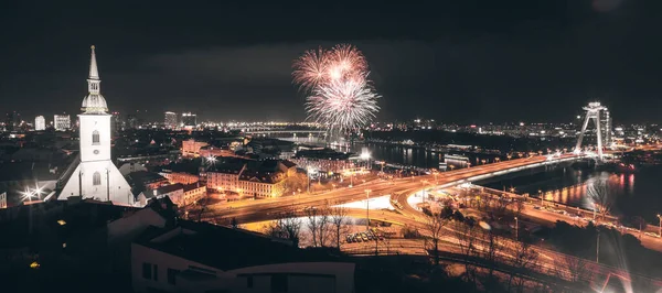 Новогодний Праздник Фейерверки Дунае Братиславе Словакия Лицензионные Стоковые Изображения