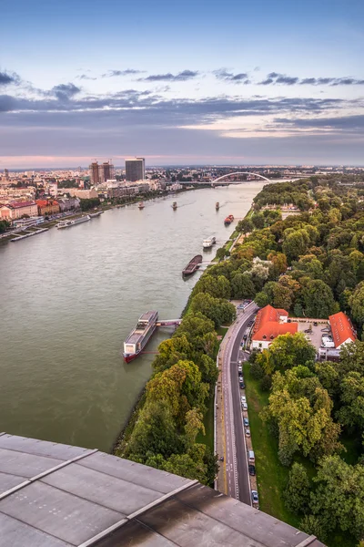 Дунай в Братиславе, Словакия — стоковое фото