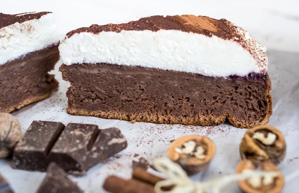 Chocolate Cake with Cream — Stock Photo, Image