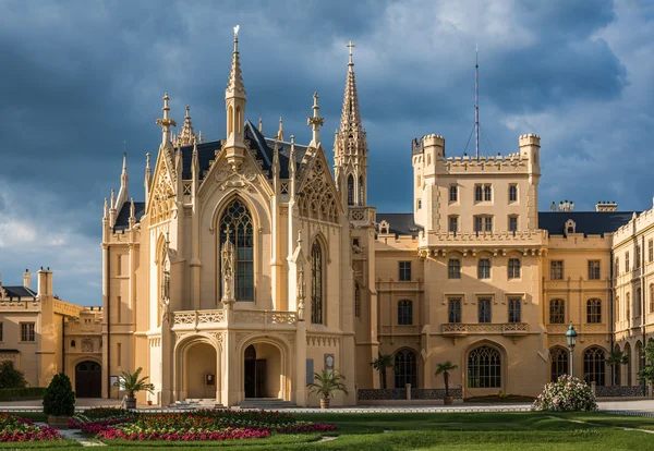 Lednice Castle at Sunset, Front View — Stock Photo, Image