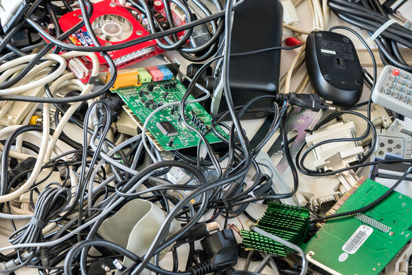 Кабели и устройства для старых компьютеров
