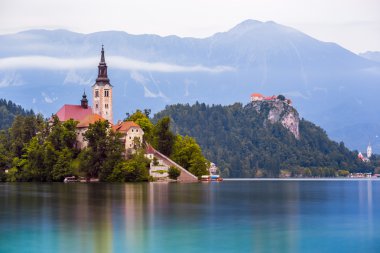 Katolik kilise Adası ve Bled Lake Bled kalesinde