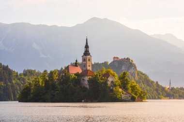 Katolik Kilisesi Bled Gölü ve gündoğumu, Bled Castle, Slovenya