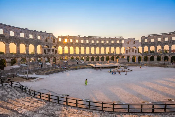 Dentro do Anfiteatro Romano Antigo em Pula, Croácia, Famoso Tr — Fotografia de Stock
