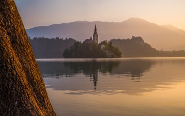 Kilise gündoğumu, Bled Gölü, Slovenya ile ada