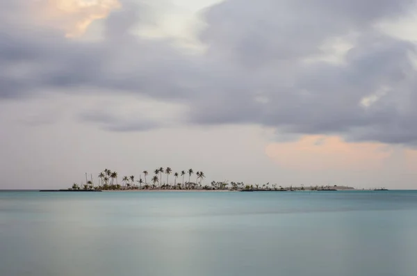 Isla Tropical Del Desierto Amanecer Maldivas Atolón Sur Masculino Julio — Foto de Stock