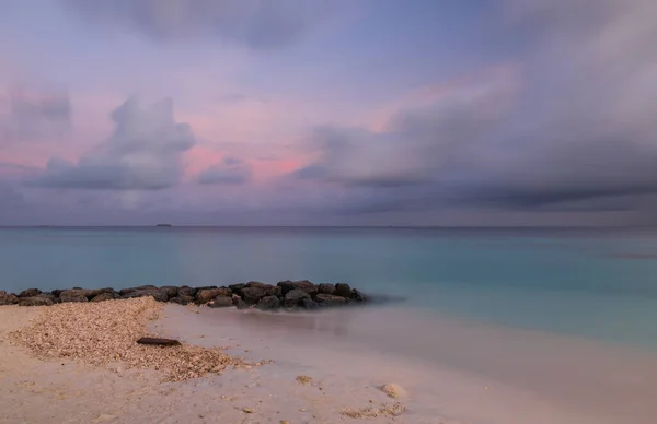 Agua Larga Exposición Del Océano Índico Con Piedras Isla Maldivas — Foto de Stock
