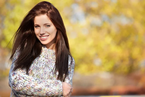 Pretty sensual woman enjoying outdoors in autumn day — Stock Photo, Image