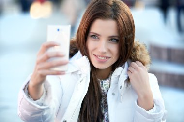 genç ve güzel kadın için şehir fotoğraf çekimi