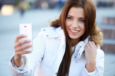 genç ve güzel kadın için şehir fotoğraf çekimi