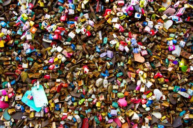 aşk anahtar töreni