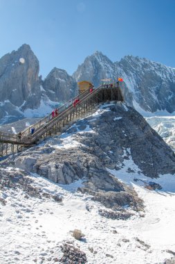 Jade Dragon Snow Mountain View formu üst