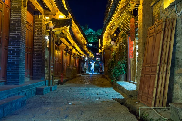 Ciudad antigua de Lijiang, solitaria, desolada en la noche —  Fotos de Stock