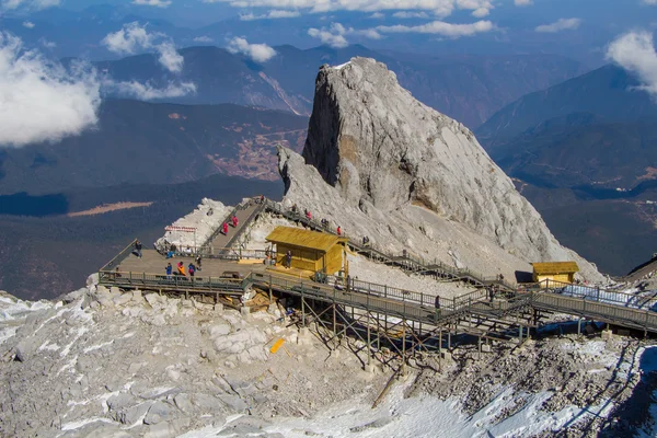 Blick von oben auf den Jadedrachen Schneeberg — Stockfoto