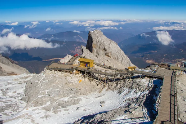 Blick von oben auf den Jadedrachen Schneeberg — Stockfoto