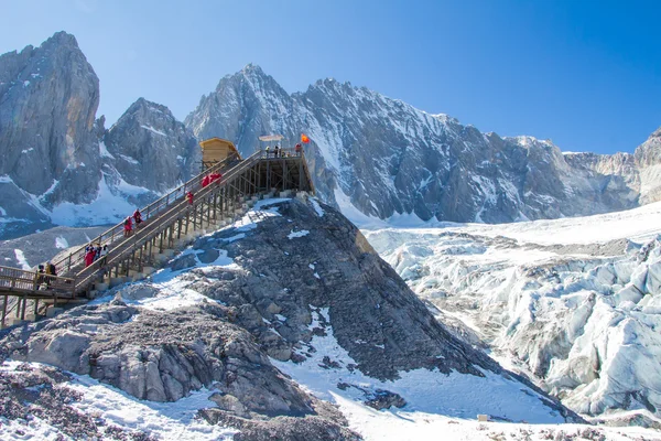 Jade Dragon Snow Mountain View formu üst — Stok fotoğraf