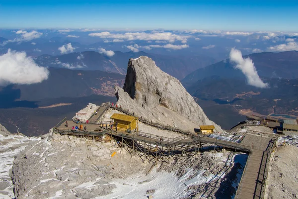 Blick von oben auf den Jadedrachen Schneeberg — Stockfoto