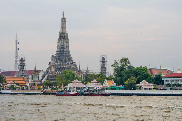 Wat Arun Temple River front in bangkok City Thailand — Stock Photo, Image