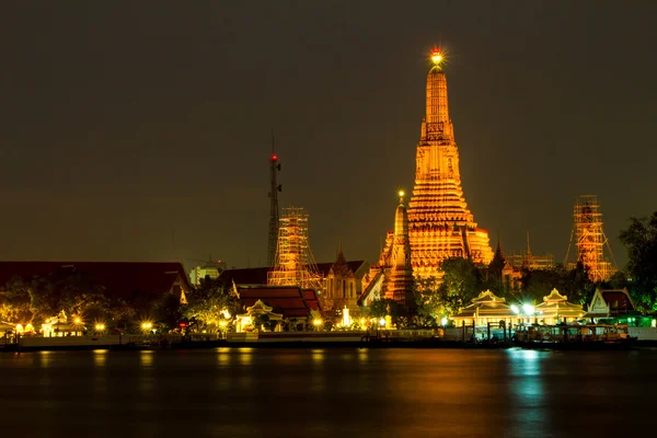 Wat arun tempel fluss front in bangkok stadt thailand — Stockfoto