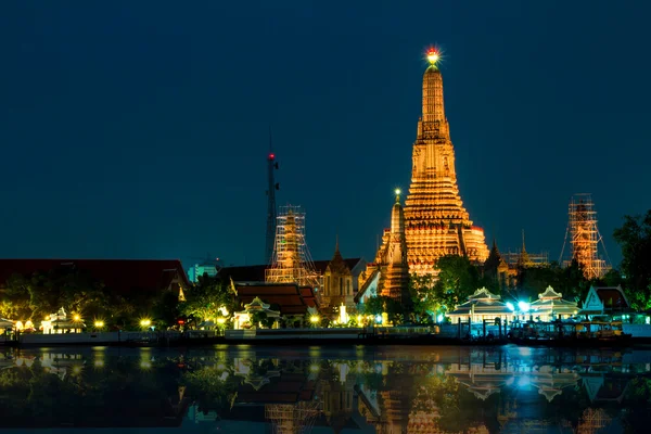 Wat arun tempel fluss front in bangkok stadt thailand — Stockfoto