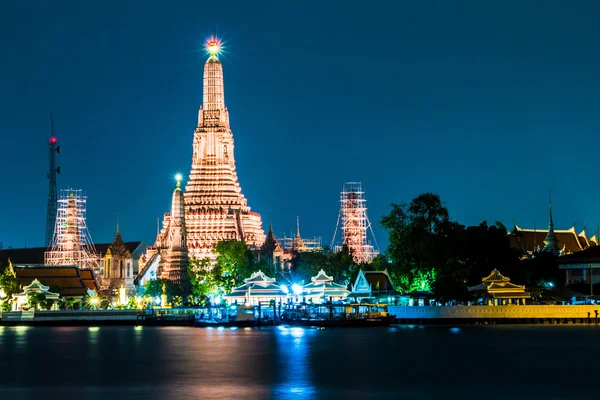 Wat arun tempel fluss front in bangkok stadt thailand — Stockfoto