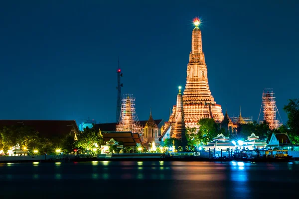 Wat arun tempel fluss front in bangkok stadt thailand — Stockfoto