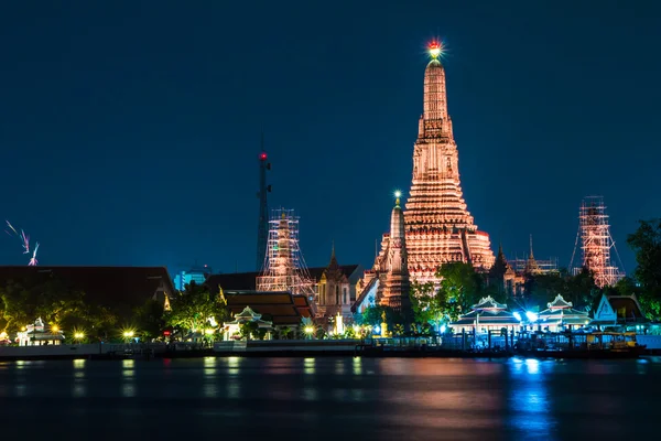 Wat Arun świątyni River front w bangkok Tajlandia City — Zdjęcie stockowe