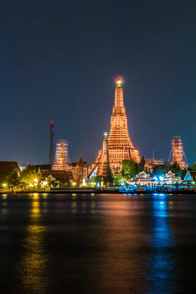 Wat arun tempel fluss front in bangkok stadt thailand — Stockfoto