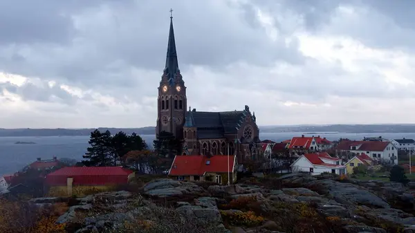 Cathedral Small Town Ocean Coast Southwestern Sweden Autumn Afternoon — Fotografia de Stock